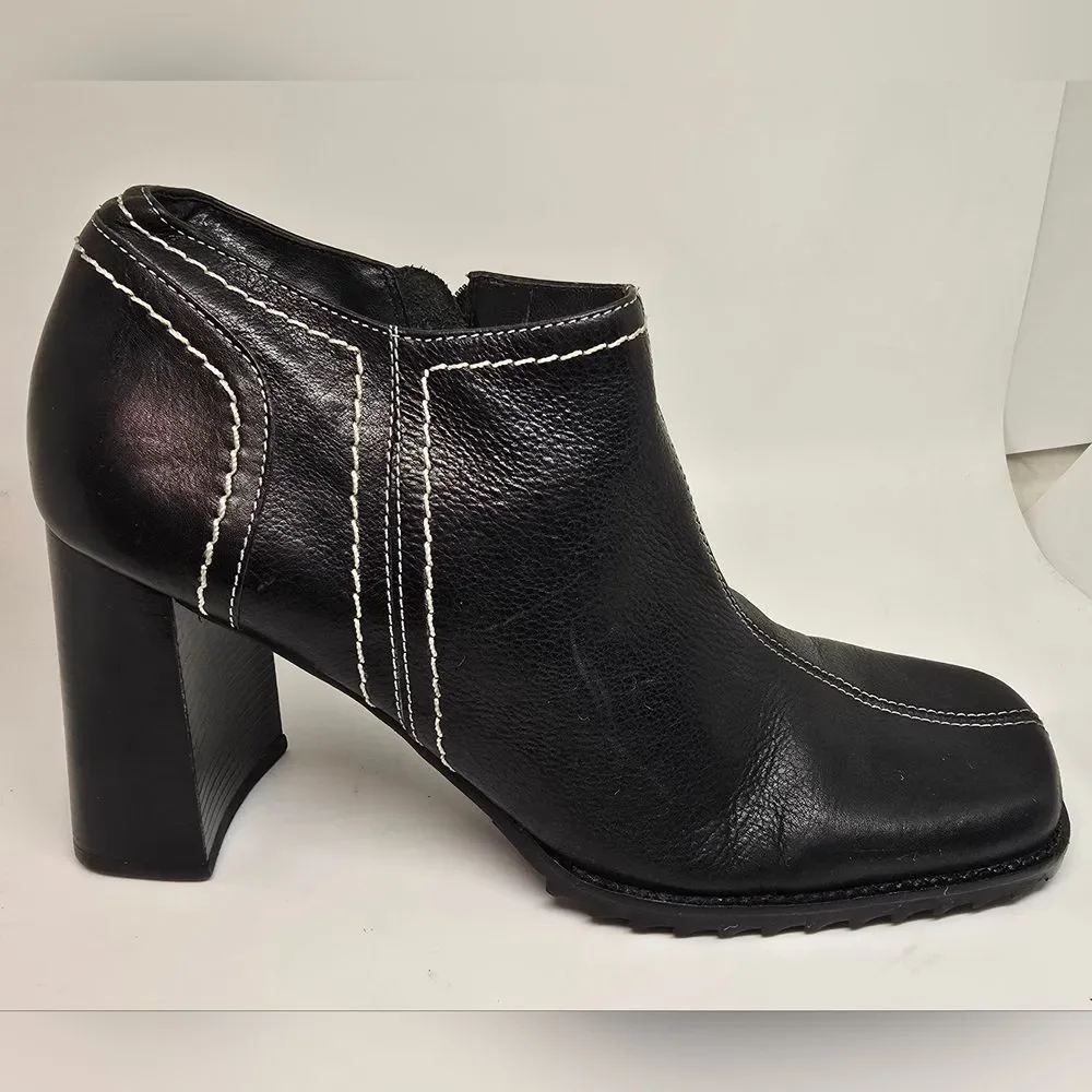 Liz Claiborne Leather Black Ankle Booties with White Stitching 8.5 - Picture 3 of 8
